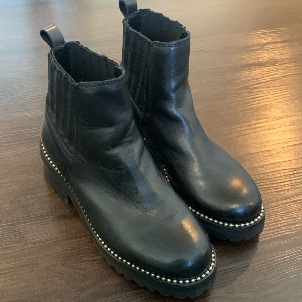 Steve madden Chelsea Boots